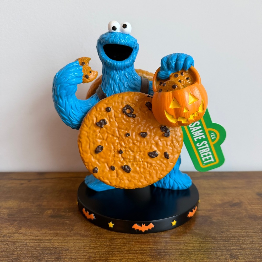 New Sesame Street Cookie Monster Blue Figurine Halloween Orange Trick Or Treat